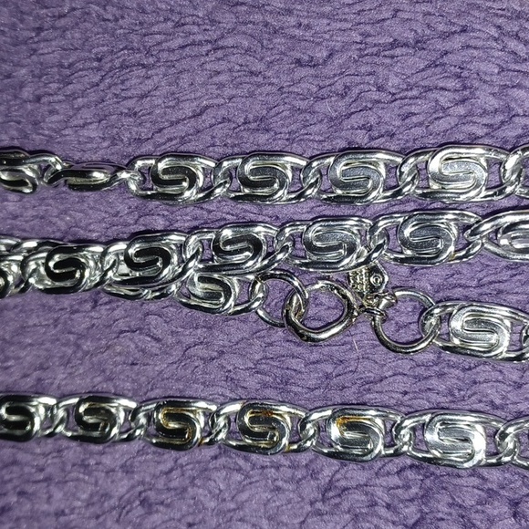 4 Vintage Necklaces - Picture 9 of 12